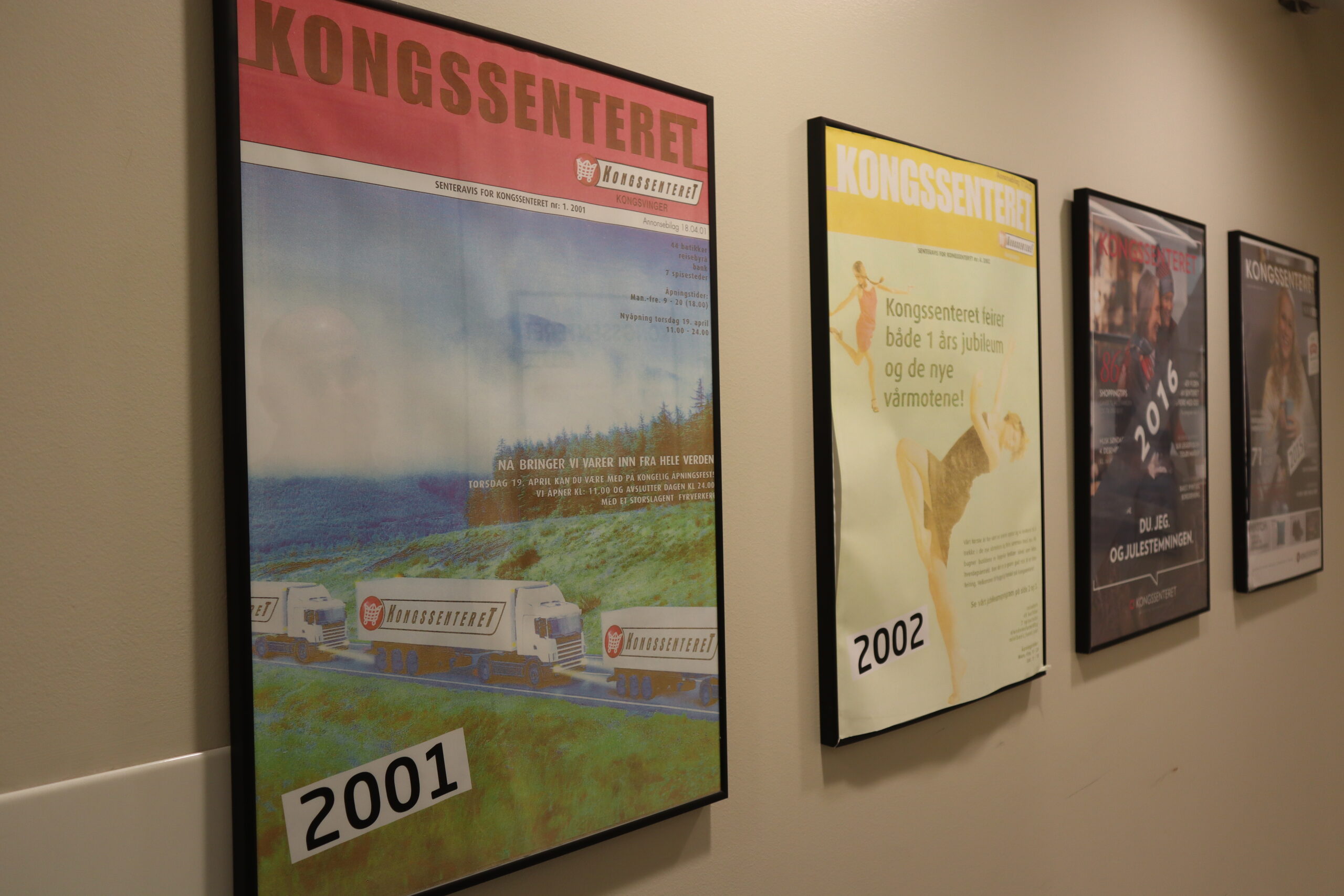 De første utgavene av Kongssenterets magasiner.