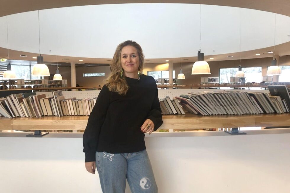 – Biblioteket er en lavterskel møteplass der alle kan få tilgang til kunnskap, fellesskap og konkrete verktøy for å ta mer bærekraftige valg i hverdagen. Uke 17 gir oss en ekstra anledning til å løfte fram dette arbeidet og invitere flere inn.Her lokalt har vi valgt å kalle uka «Ta vare på», og det speiler godt hva bærekraft handler om – å ta vare på ressursene våre, oss selv og hverandre, forteller programansvarlig for Kongsvinger bibliotek Karen Gjermundrød.