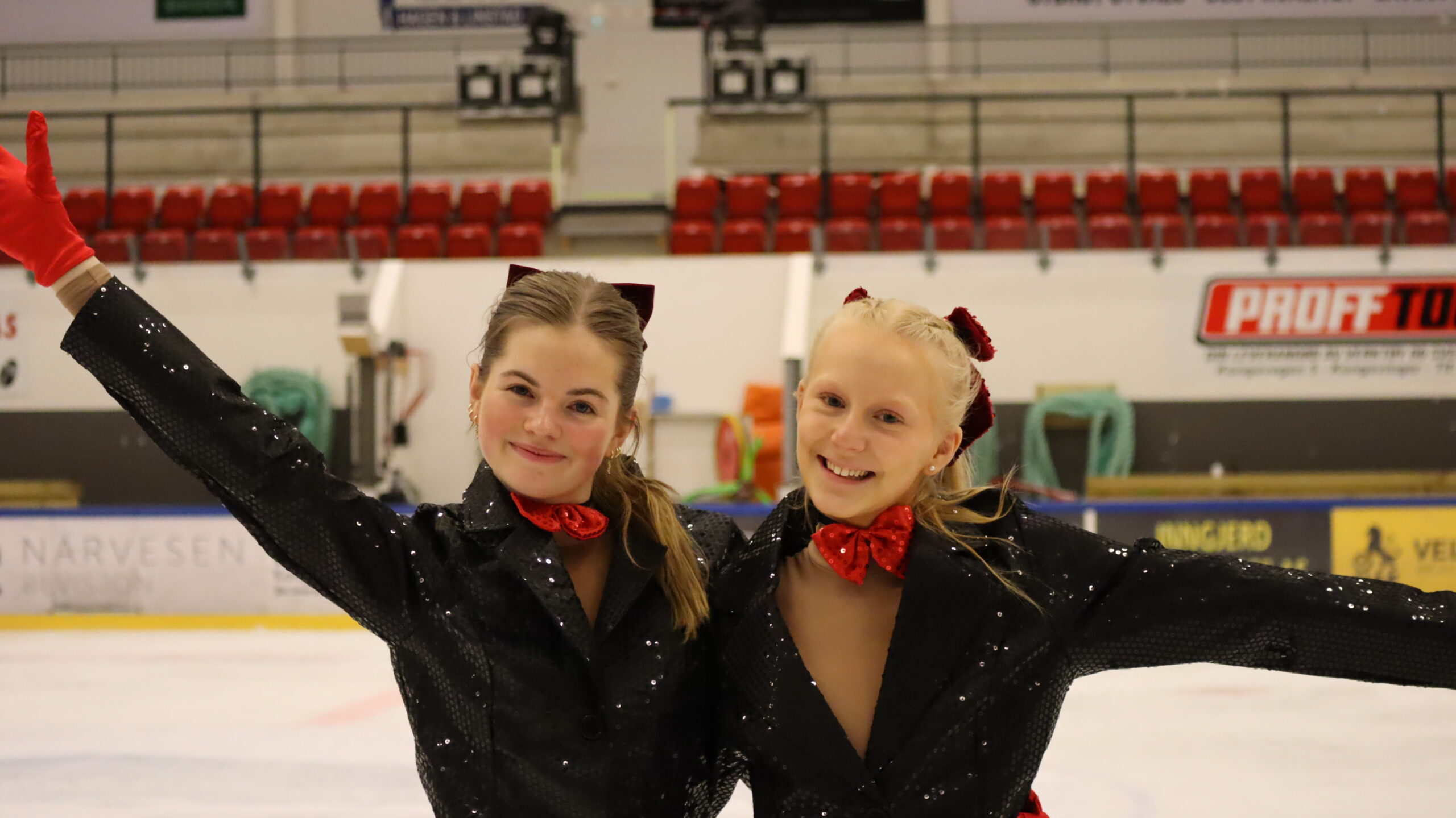 Maiken Håven og Rikke Caroline Kjerland oppfordrer flere til å bli med i klubben.