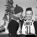 Falun, Sverige. 18. februar 1961.Svenska skidspelen i Falun."Norske trumfess var Arne Dalslaaen (t.v.) og først og fremst Toralf Engan.Her er de to fotografert før tredje og avgjørende omgang. Arne Dalslaaen var en av de største idrettsprofilene Komgsvinger har fostret og han vil for alltid ha bakkerekorden i den nedlagte Gullbekkåsen.