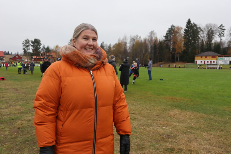 May Nordseth, leder i Roverud Vel forteller at de skal arrangere baklukeloppis lørdag 18.april. Har du ting du vil selge, så er det fortsatt plass til flere selgere, sier hun videre.