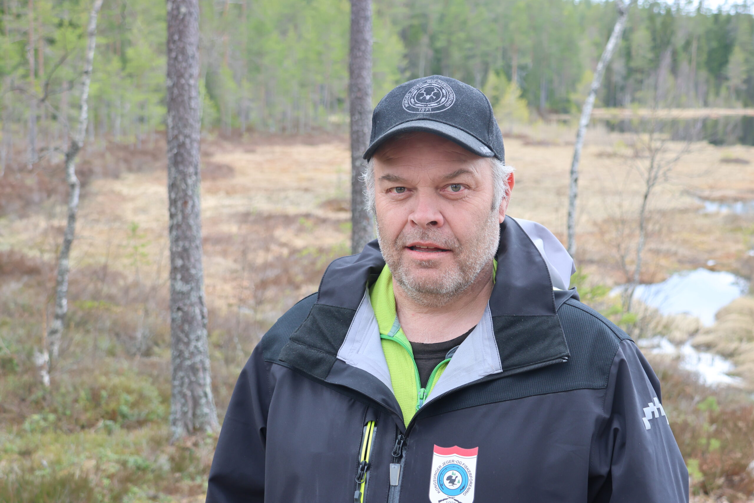 Ståle Opberget, er leder i fiskeutvalget i Kongsvinger Jeger og Fiskeforening forteller om all dugnadsarbeidet forenignen gjør på Varaldskogen..