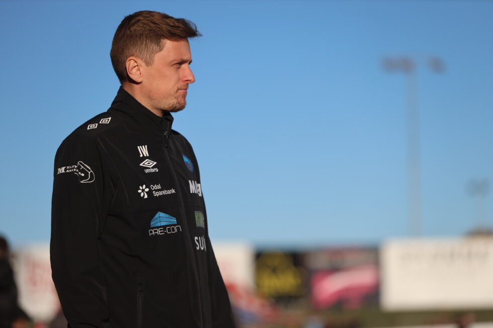 KIL-trener Johan Wennberg understreker at det er viktig å holde beina godt plantet på jorda, selv når det går så godt som det har gjort denne våren.