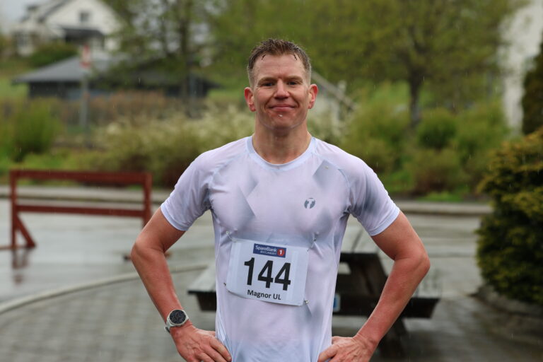 Jarle Marvik fra Kongsvinger ble beste løper i årets Krystallmarsj på Magnor. Han fullførte 8,5 km på tiden 31:04.