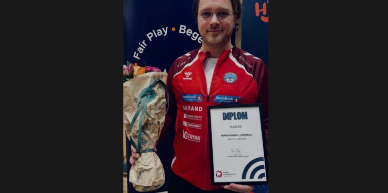 KIL håndball er kåret til årets klubb i Innlandet. Styremedlem Jon Are Haveråen-Brattås mottok prisen på vegne av klubben.