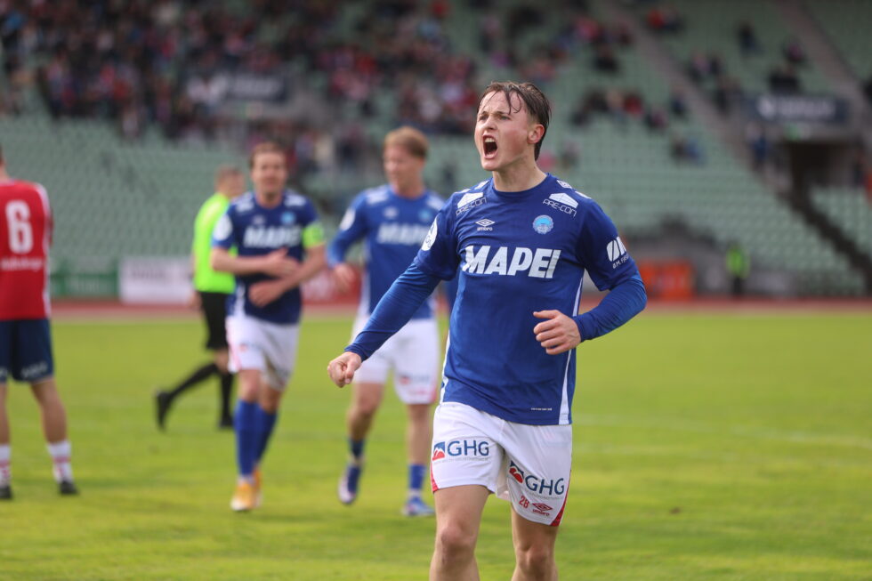 Etter kampen samlet laget seg foran fansen.
