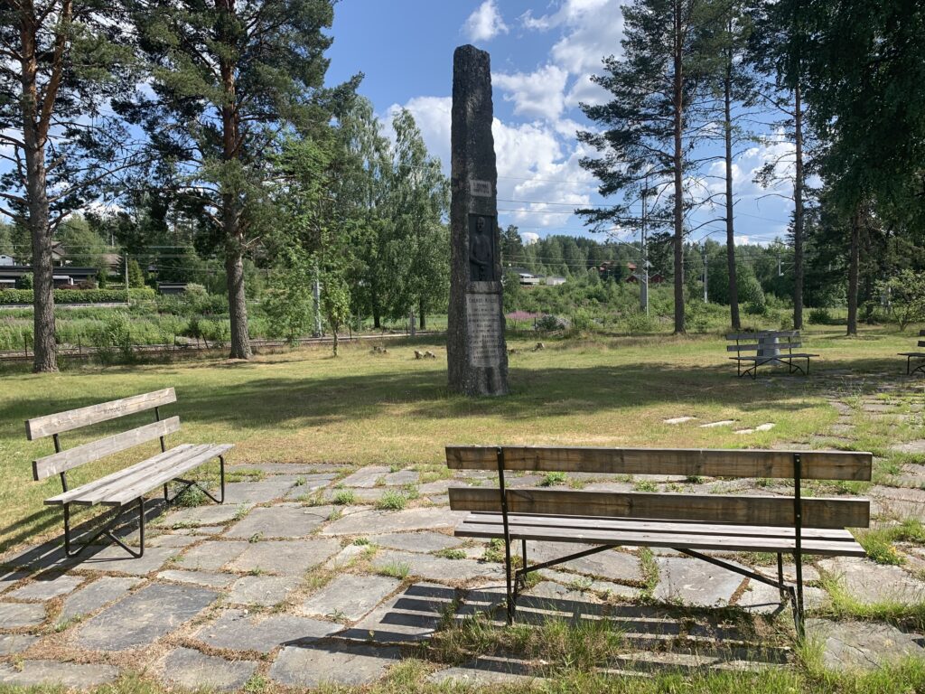 Ved Oberst Krebs bautaen på Matrand vil den offisielle åpningen av turveien finne sted søndag.