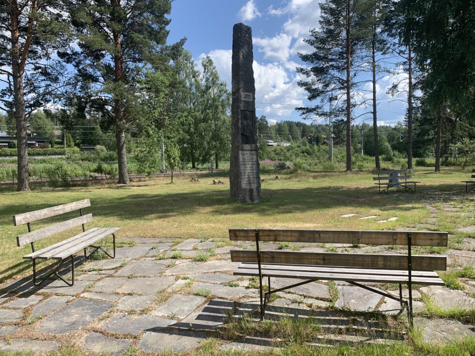 Ved Oberst Krebs bautaen på Matrand vil den offisielle åpningen av turveien finne sted søndag.