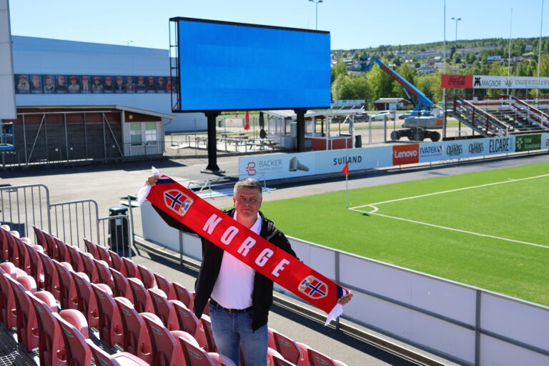 Rune Lundgren i Kongsvinger IL Toppfotball, forteller at de er klare for å skape VM-fest på Gjemselund.