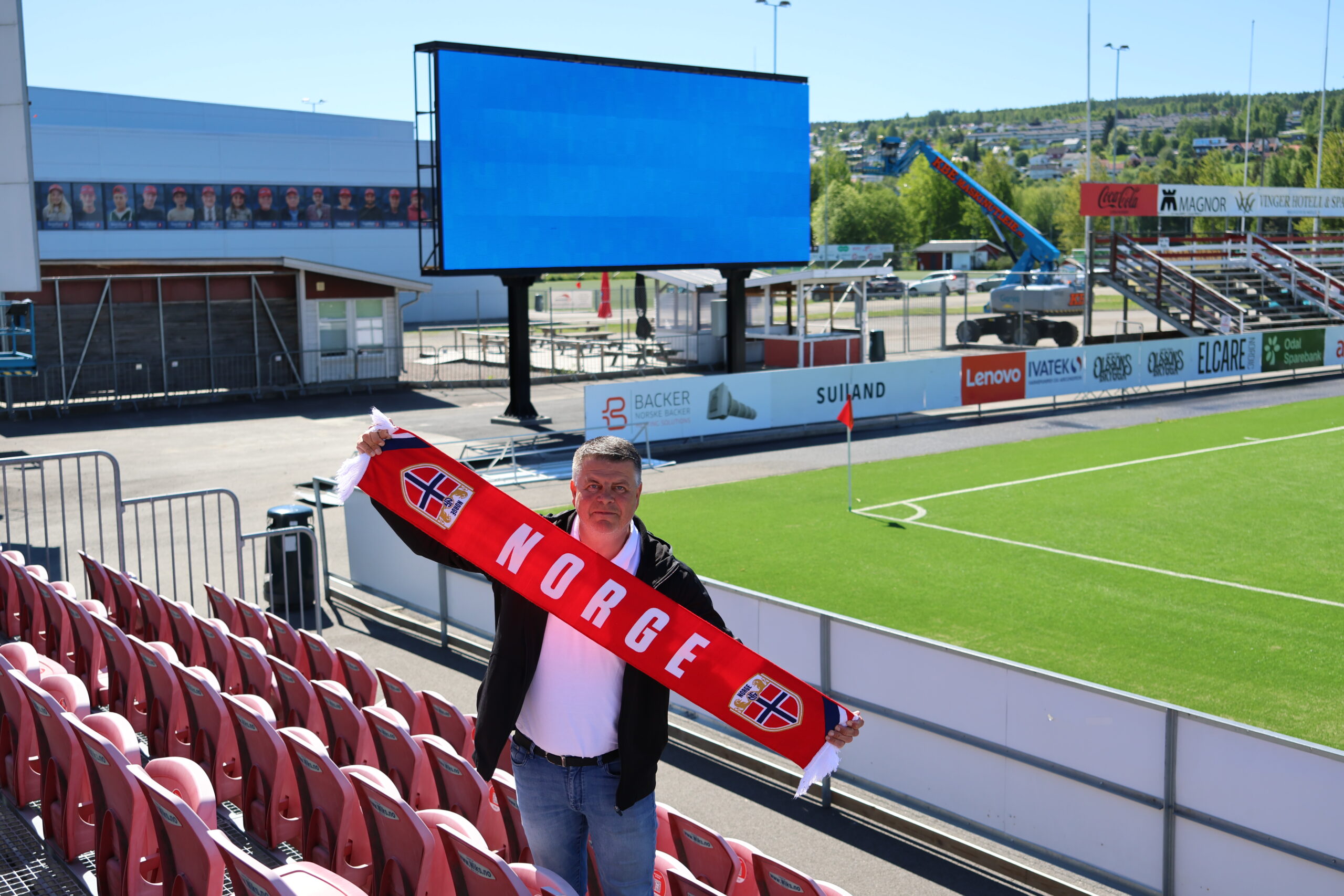 Rune Lundgren i Kongsvinger IL Toppfotball, forteller at de er klare for å skape VM-fest på Gjemselund.