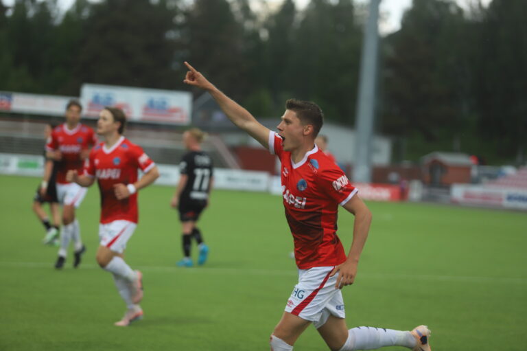 Andreas Dybevik tok ansvar og fikk hull på byllen da han satte inn 1-1-scoringen.