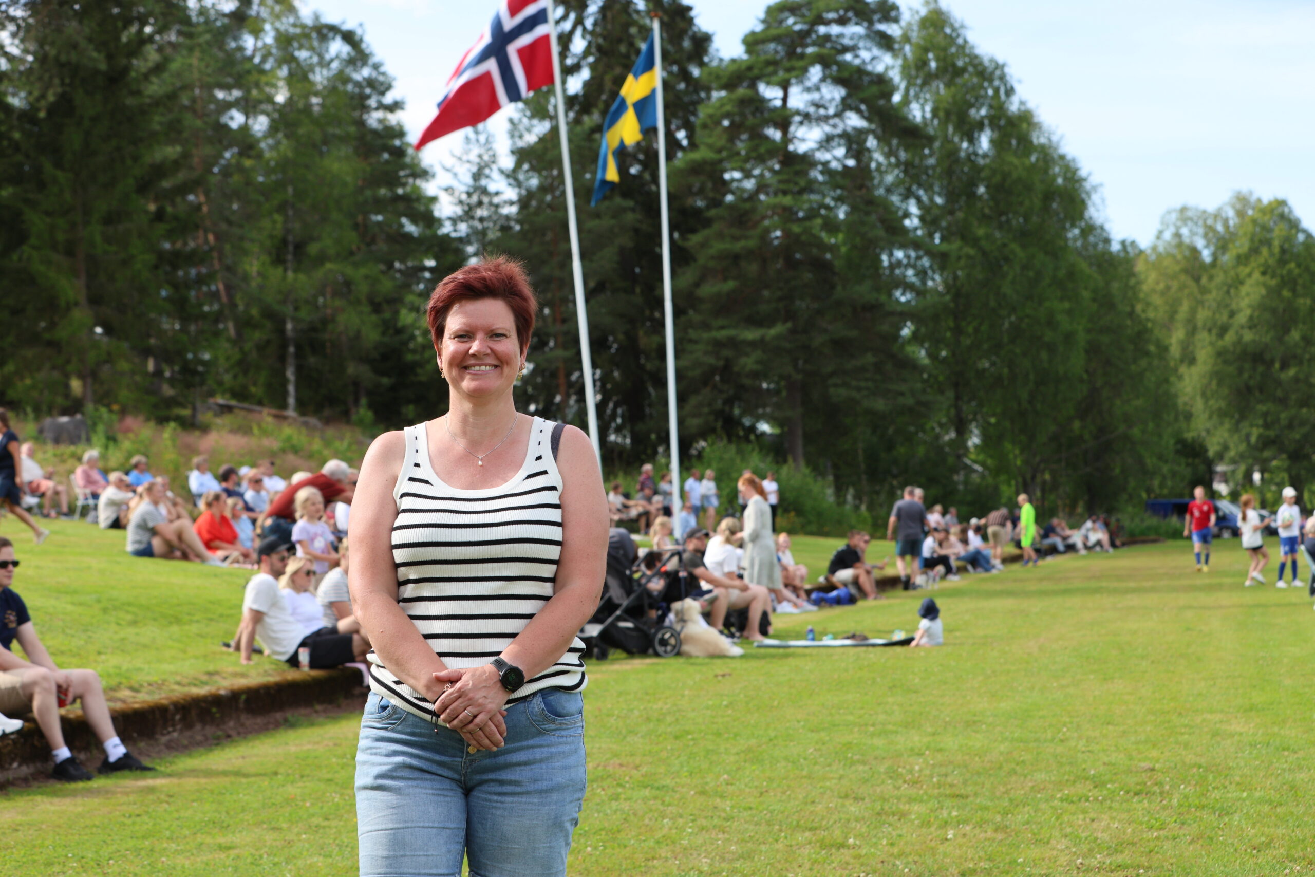De &aring;rlige "landskampene" i fotball mellom Eidskog og Eda er selvf&oslash;lgelig noe Solfrid Brenna m&aring; ha med seg.